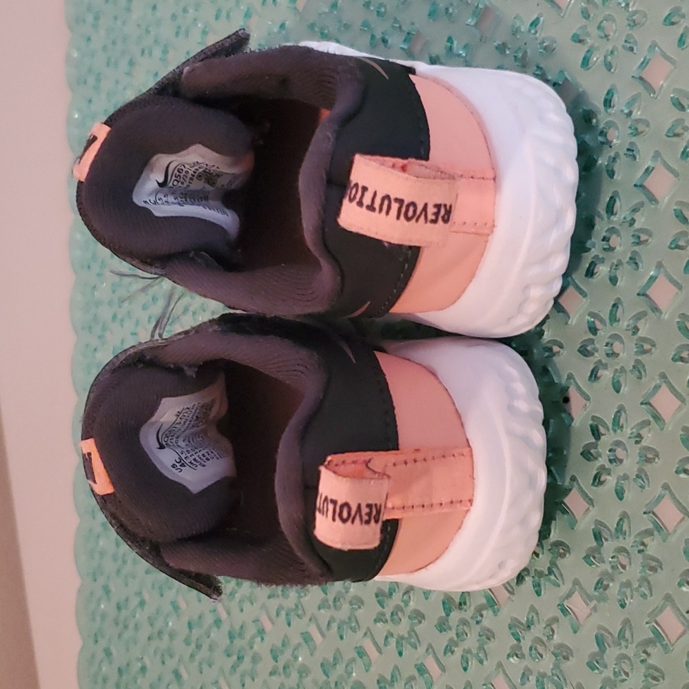 Reduced! Nike Revolution toddler sneakers - Picture 3 of 7